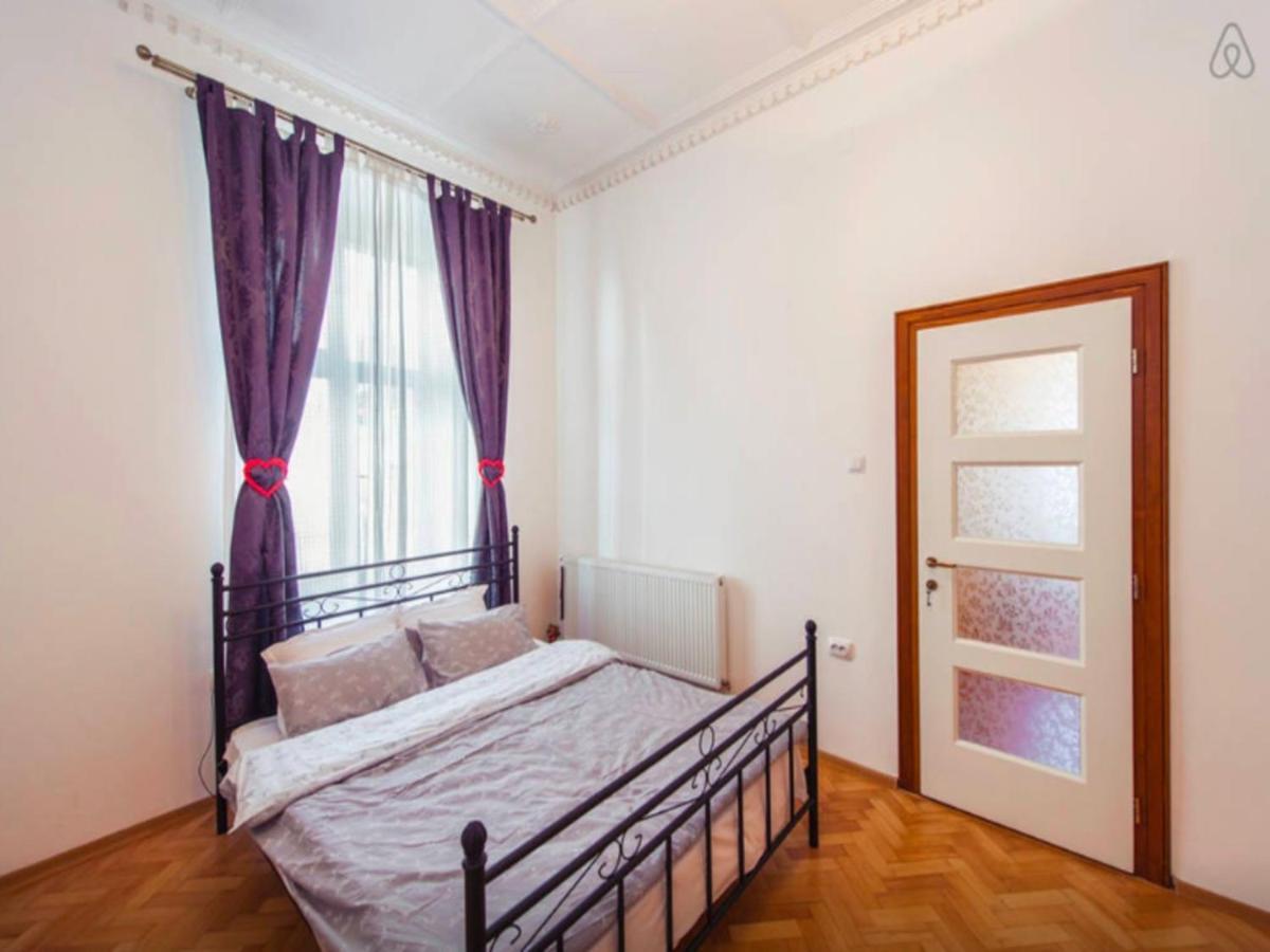 Ferienwohnung Love Nest Brașov Zimmer foto