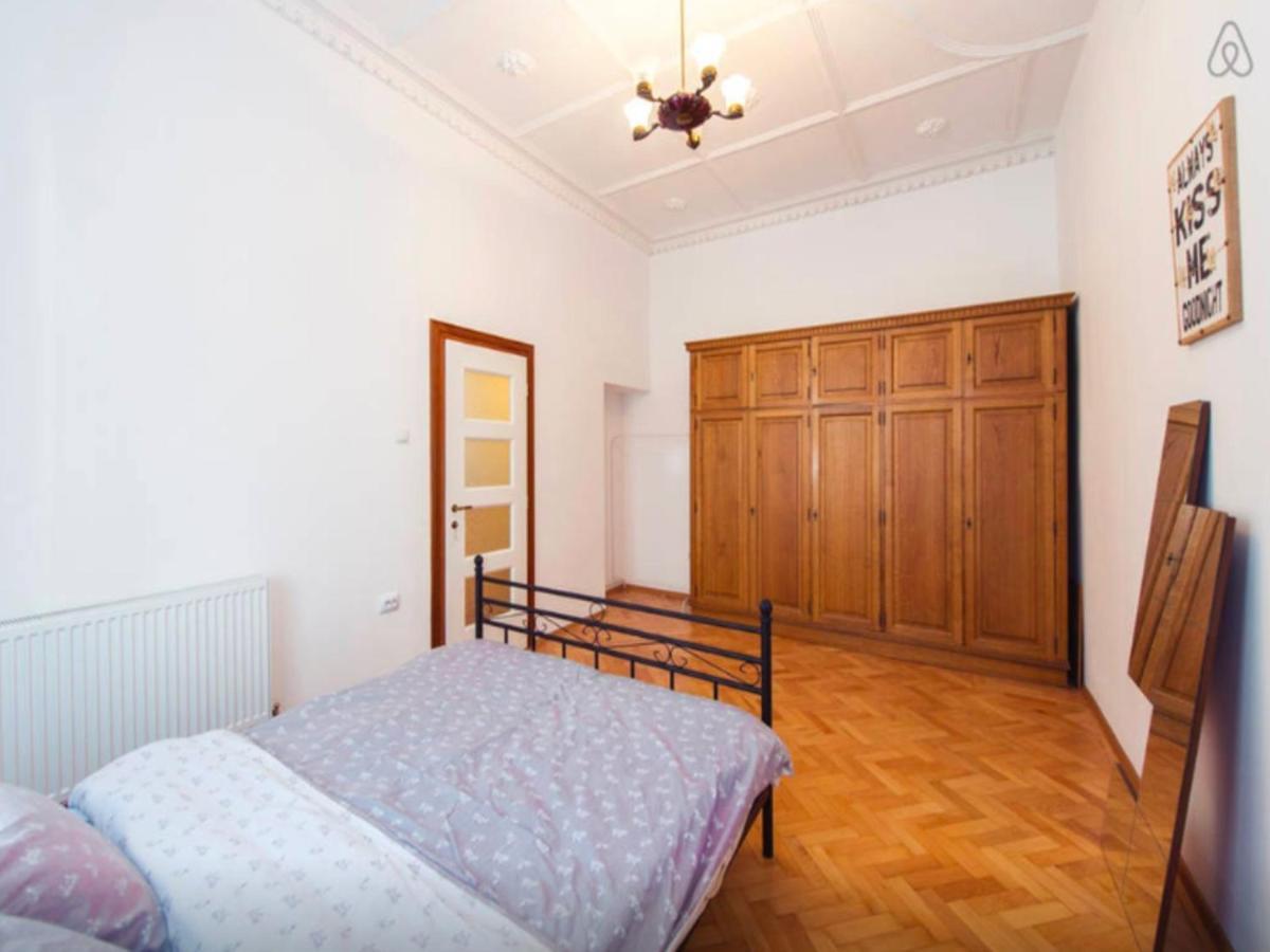 Ferienwohnung Love Nest Brașov Zimmer foto